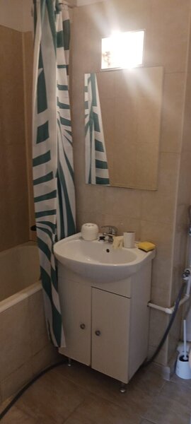 Dristor, Piata Ramnicu Sarat, inchiriere ap. 2 cam dec.,